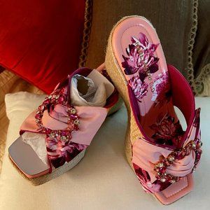 NWT Pretty and cute Karl Lagerfeld Pink Wedge Sandal